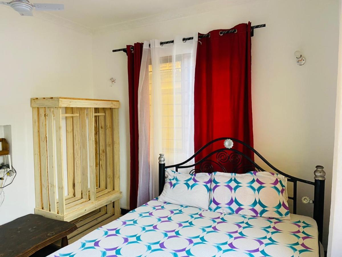 Mikocheni Home Stay Дар-эс-Саламе Экстерьер фото